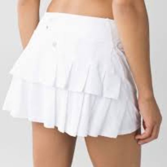 lululemon athletica Dresses & Skirts - Lululemon White Pace Setter Skirt, Size 4
